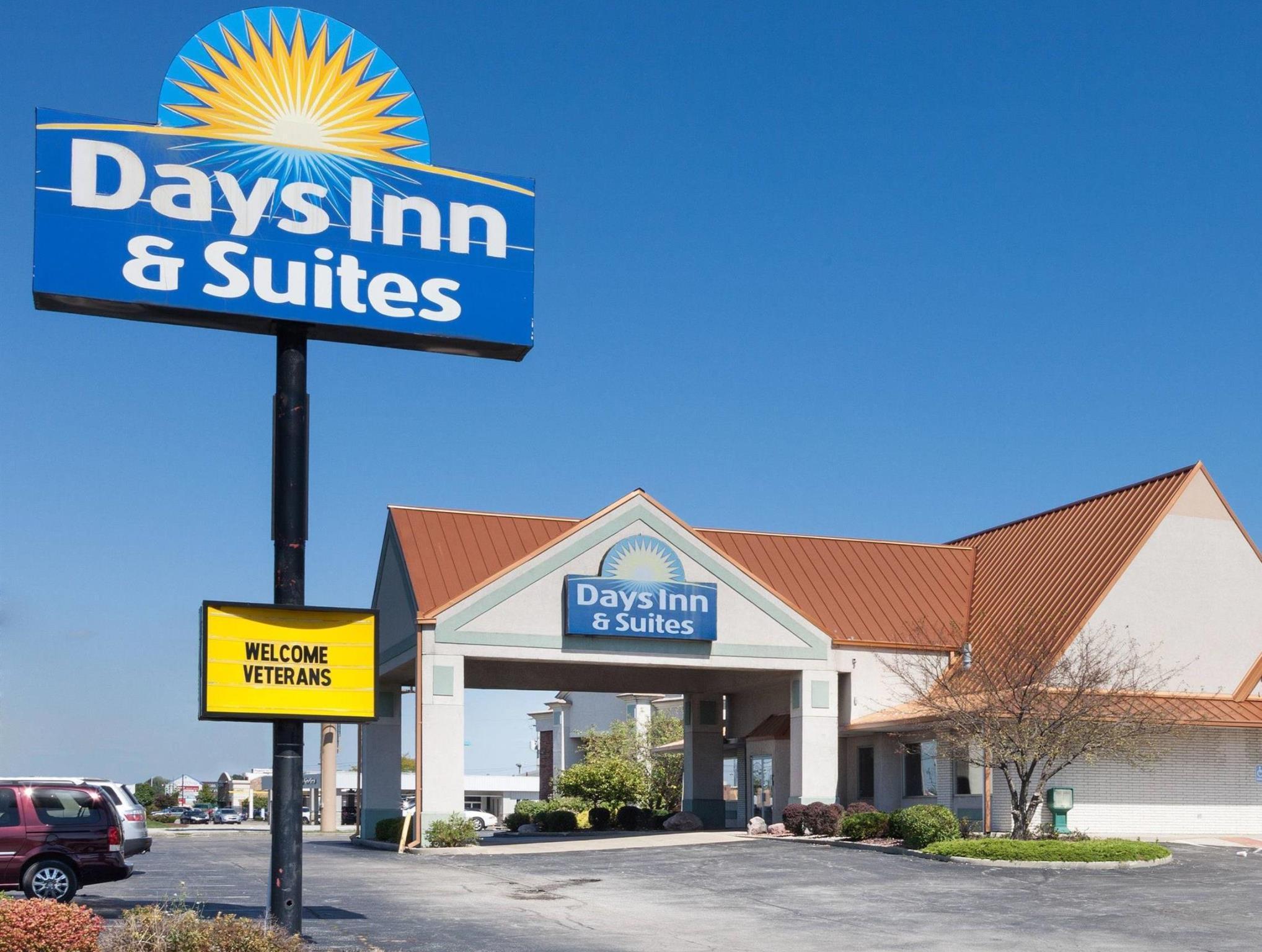 Days Inn & Suites By Wyndham Kokomo Esterno foto