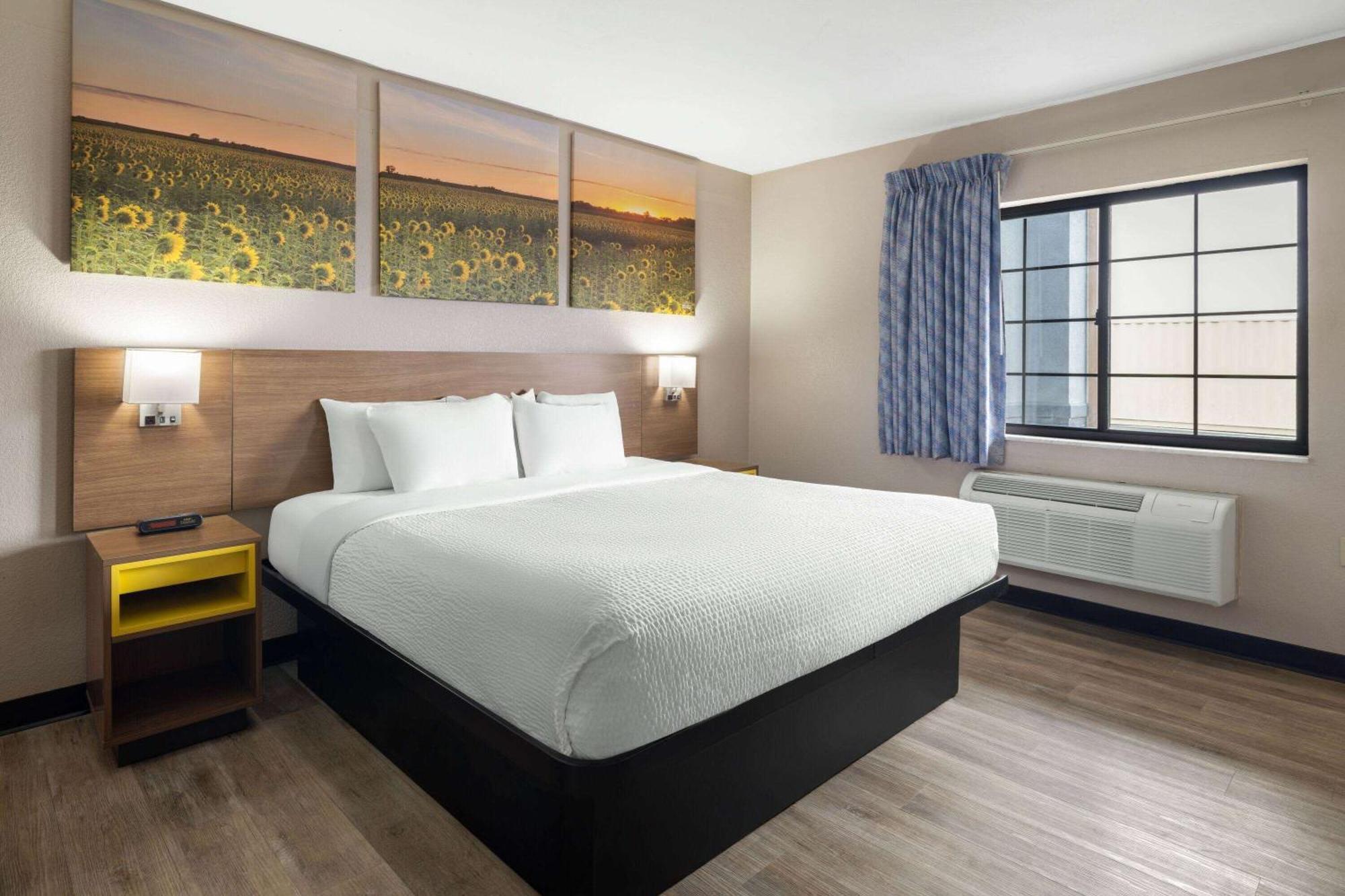 Days Inn & Suites By Wyndham Kokomo Esterno foto