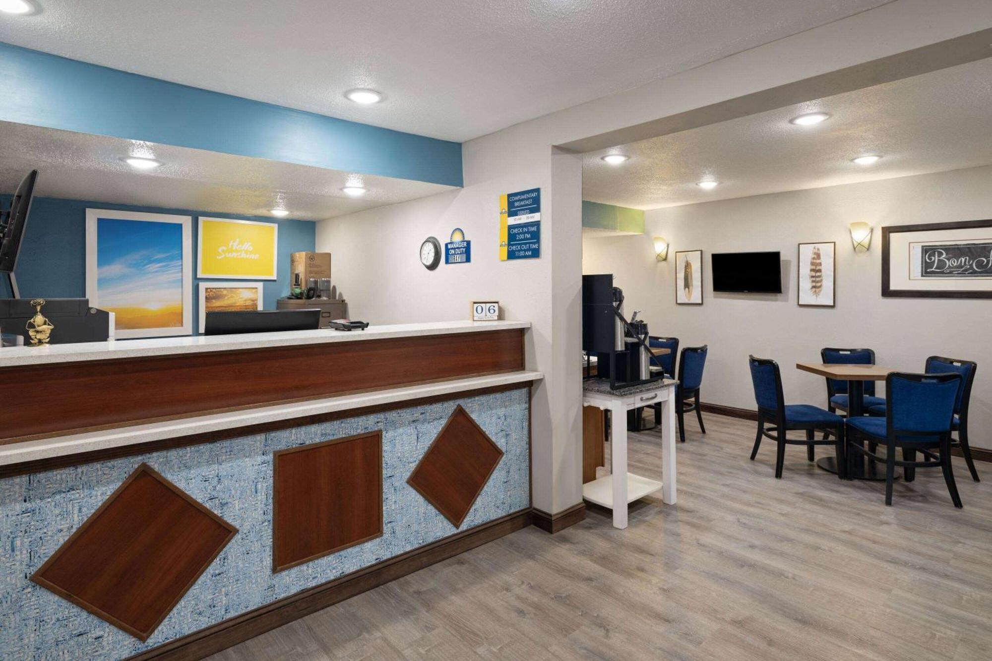 Days Inn & Suites By Wyndham Kokomo Esterno foto
